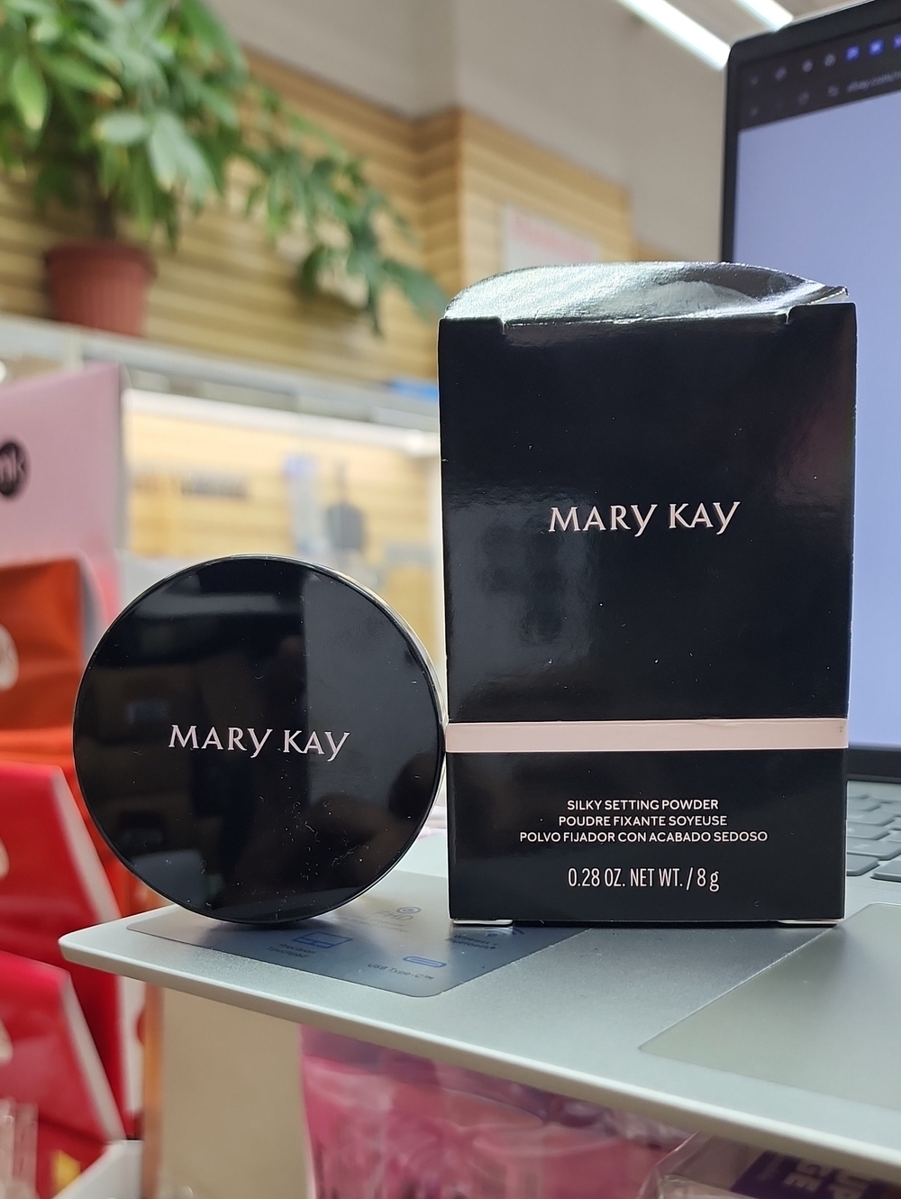 Mary Kay Silky Setting Powder - Light Medium Bronze / Bronze Moyen Clair 175899